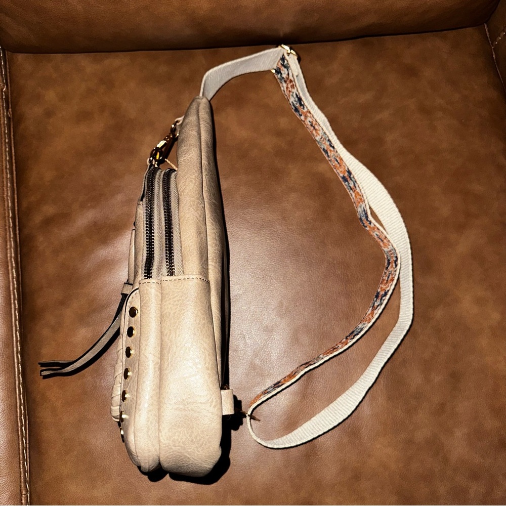 NWT Sam & Hadley Studded Deluxe Sling Tan Crossbody - Picture 11 of 11